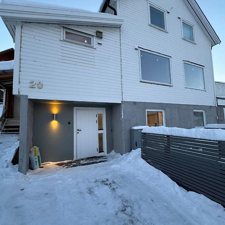 Sentralt Plassert Leilighet Ved Sherpatrappen Tromsø Esterno foto