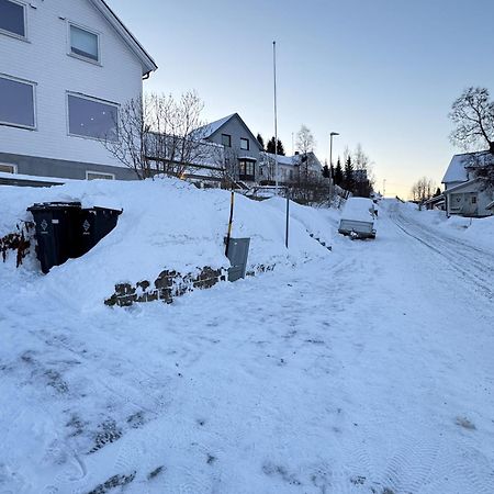 Sentralt Plassert Leilighet Ved Sherpatrappen Tromsø Esterno foto