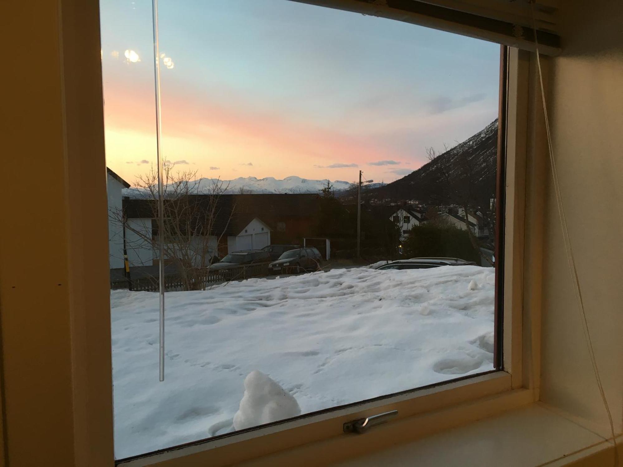 Sentralt Plassert Leilighet Ved Sherpatrappen Tromsø Esterno foto